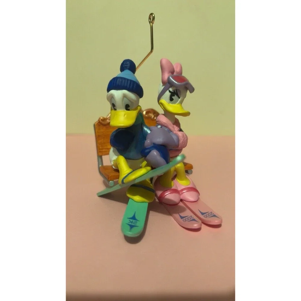 Hallmark Disney 2000 Donald & Daisy Duck Ski Lift at Lover's Lodge No Box